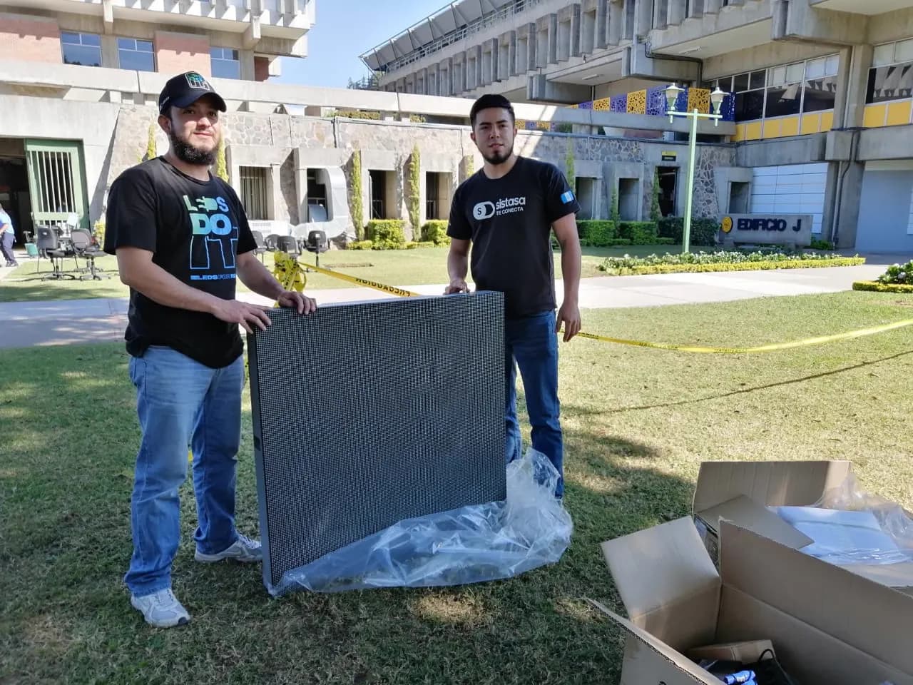 Universidad Rafael Landívar, Guatemala — instalación LED de SISTASA